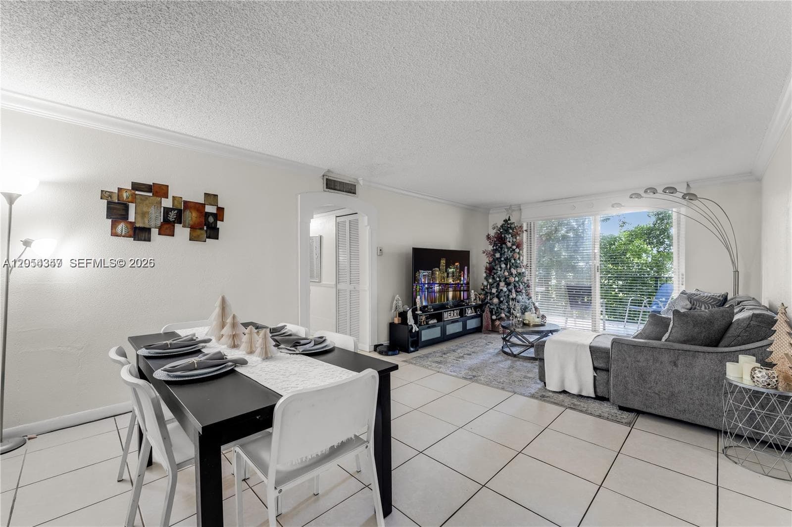 9320 Fontainebleau Blvd # 215, Miami, FL 33172 photo 4