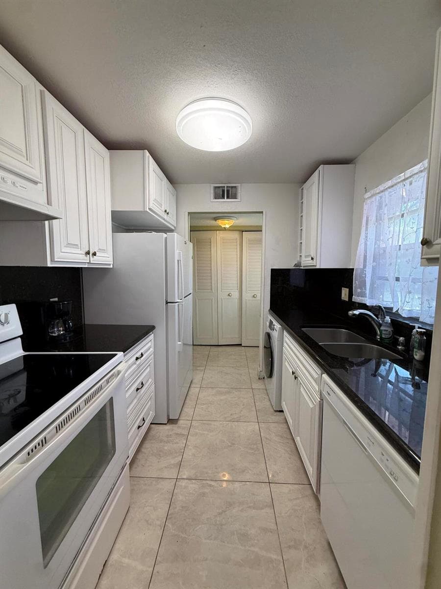 22 GOLFS EDGE # B, West Palm Beach, FL 33417 photo 5