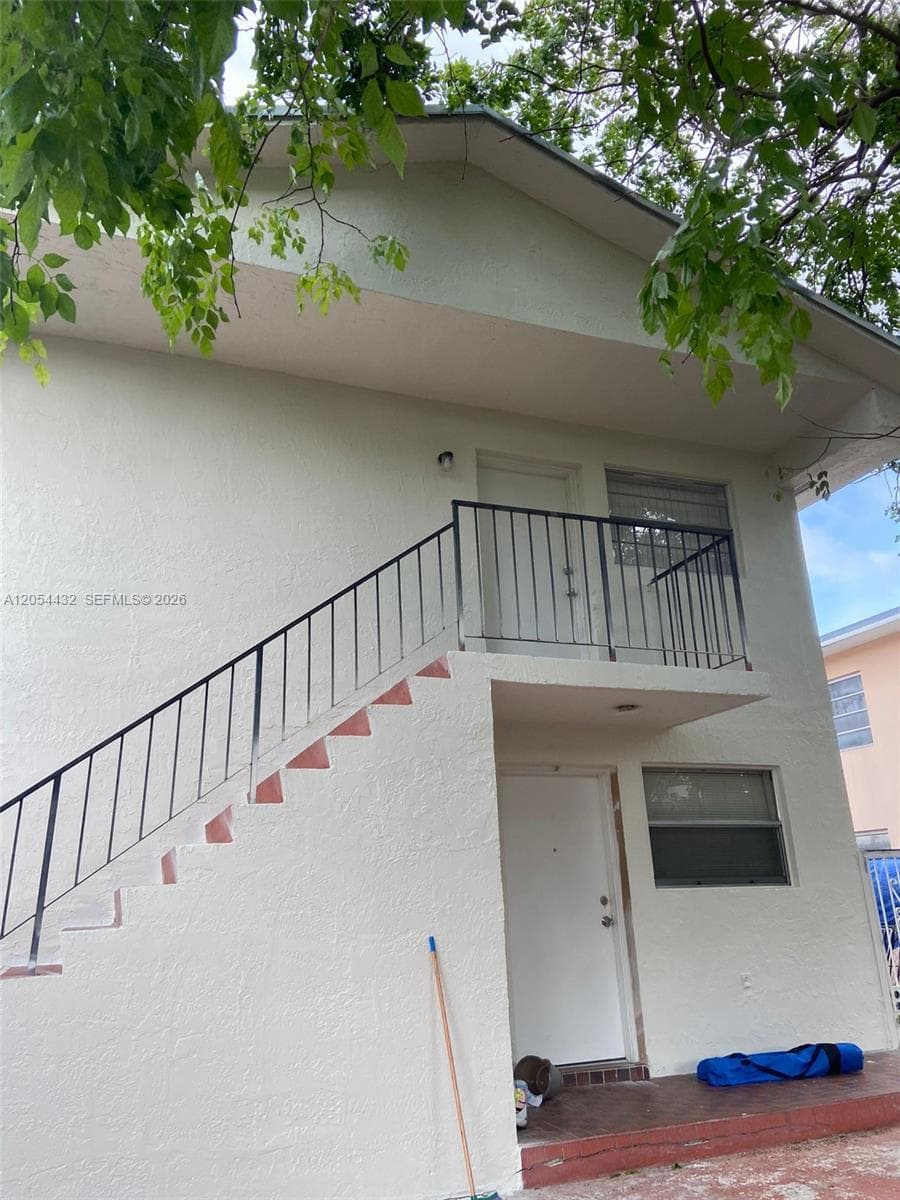 642 E 2nd Ave # B, Hialeah, FL 33010 photo 2