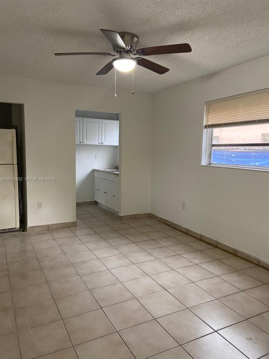 642 E 2nd Ave # B, Hialeah, FL 33010 photo 4