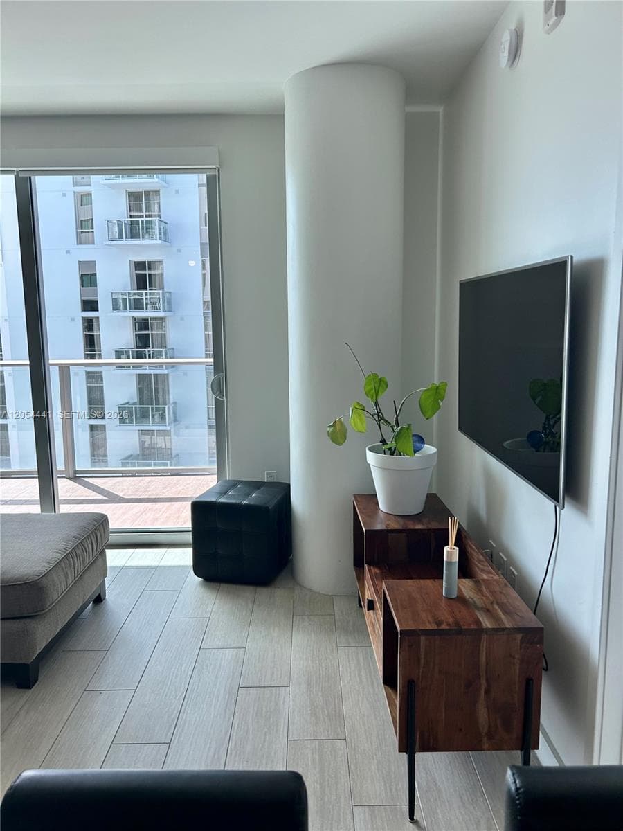 1600 SW 1st Ave # 812, Miami, FL 33129 photo 5