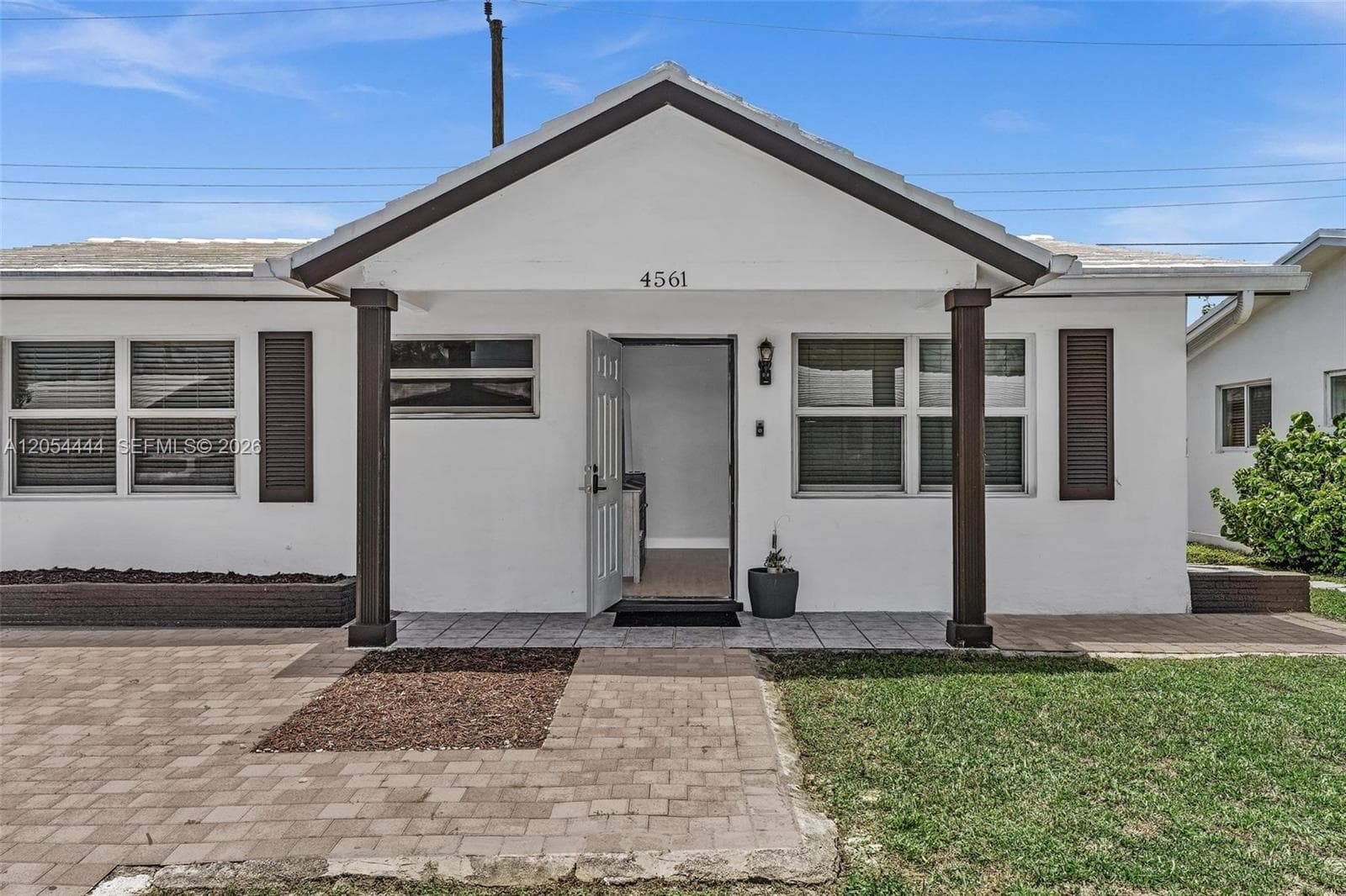 4561 NW 16th Ter, Tamarac, FL 33309 photo 2