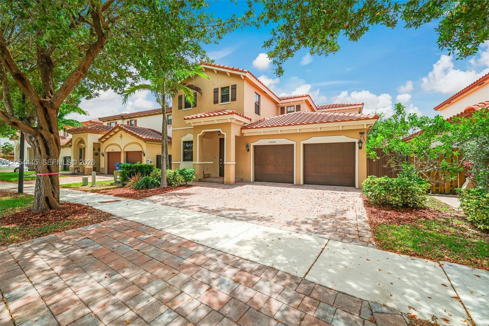 17670 SW 154th Pl, Miami, FL 33187 photo 2