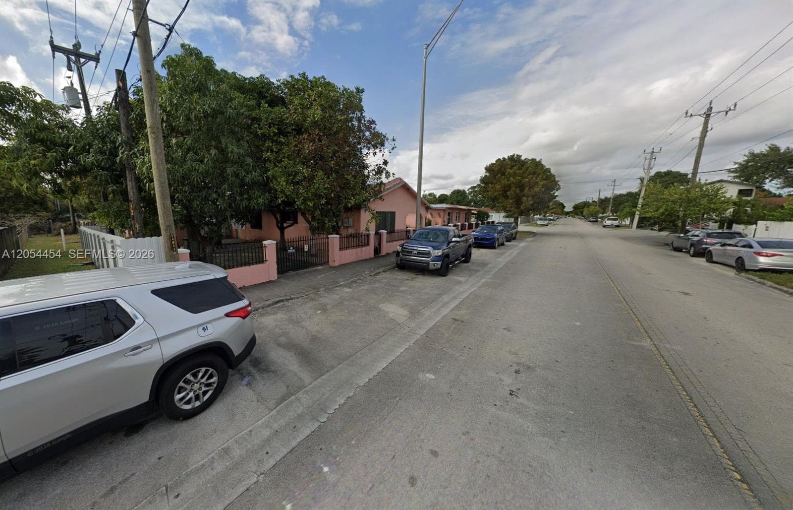 890 E 28th St, Hialeah, FL 33013 photo 2