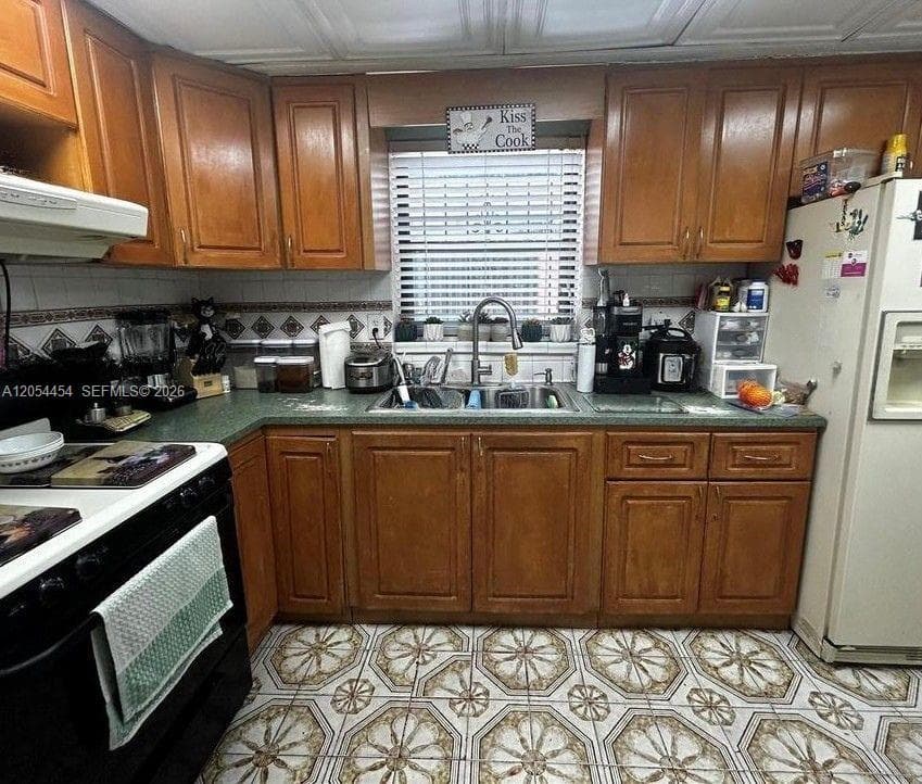 890 E 28th St, Hialeah, FL 33013 photo 4