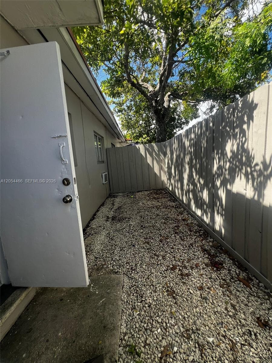 2081 NW 30th St # 3, Miami, FL 33142 photo 4