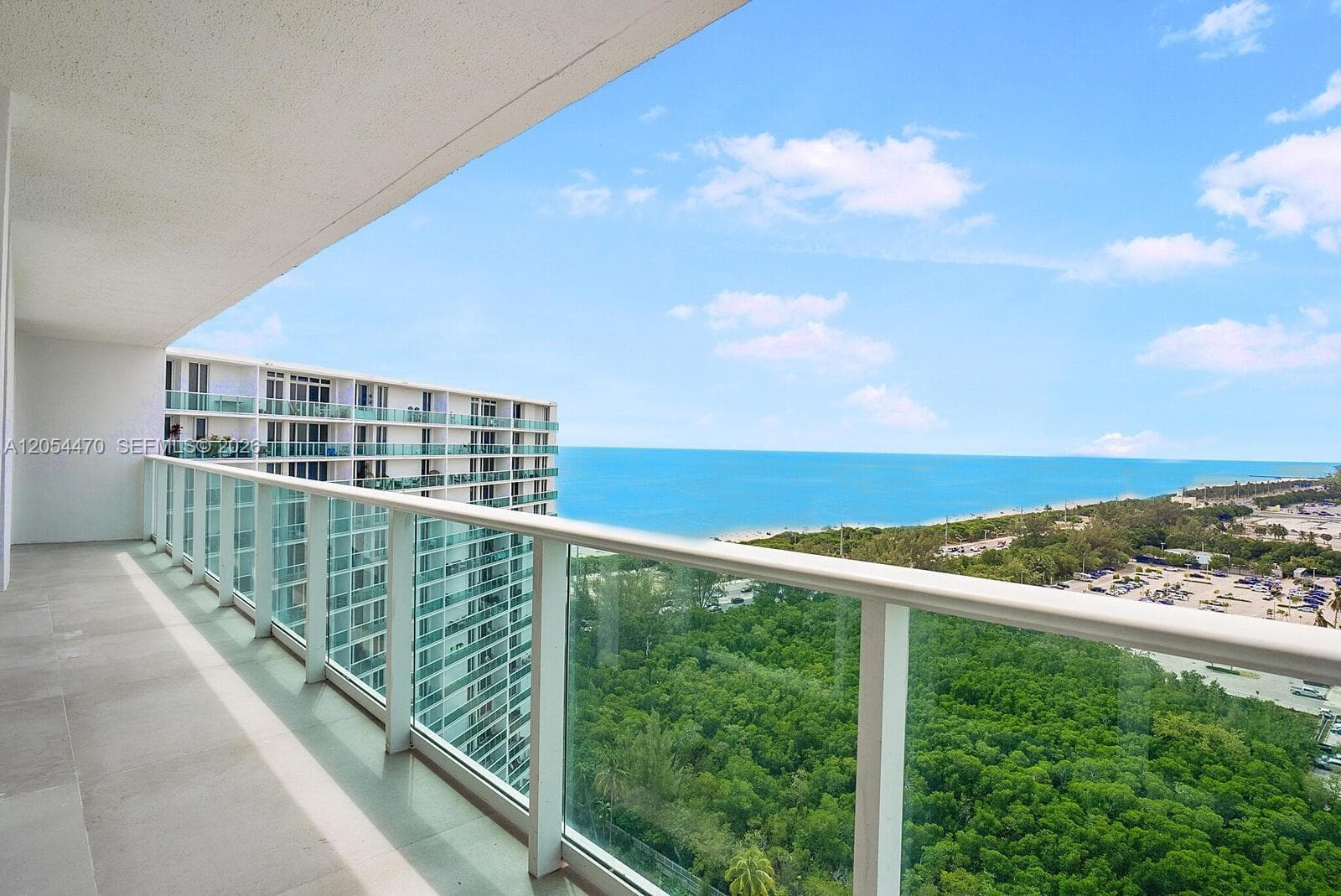 100 Bayview Dr # 2125, Sunny Isles Beach, FL 33160 photo 2