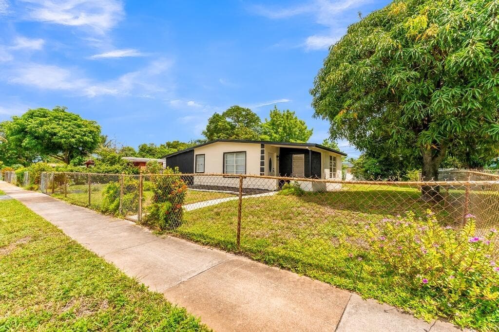 3411 NW 5th Court, Lauderhill, FL 33311 photo 5