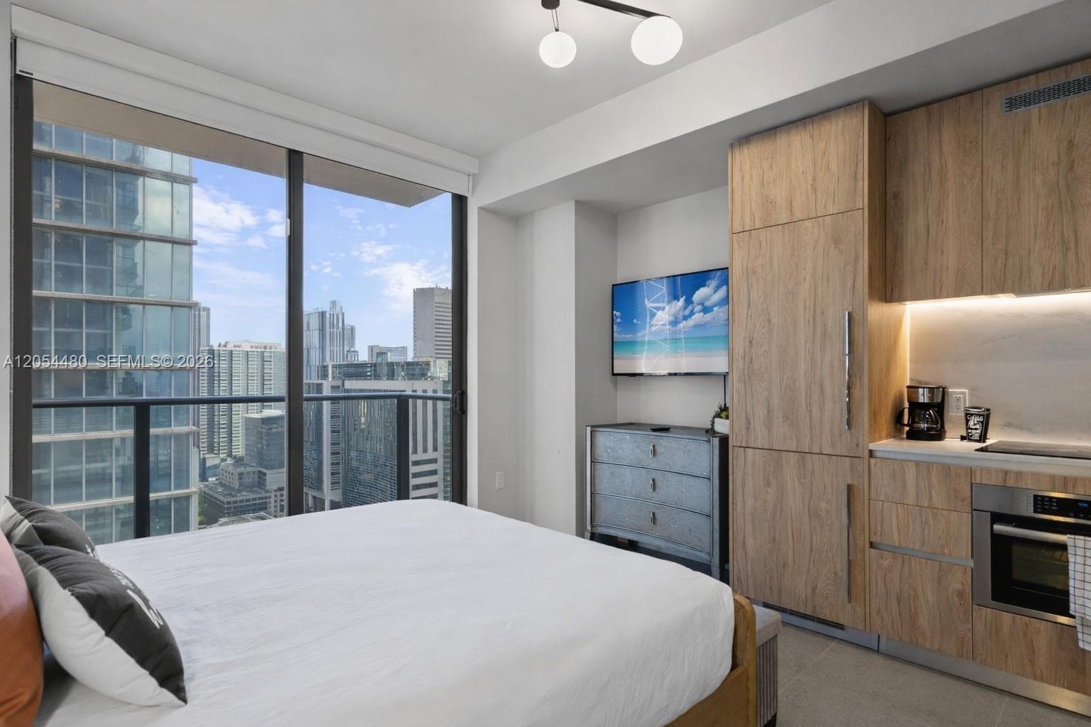 11 NE 6th St # 2102, Miami, FL 33132 photo 3