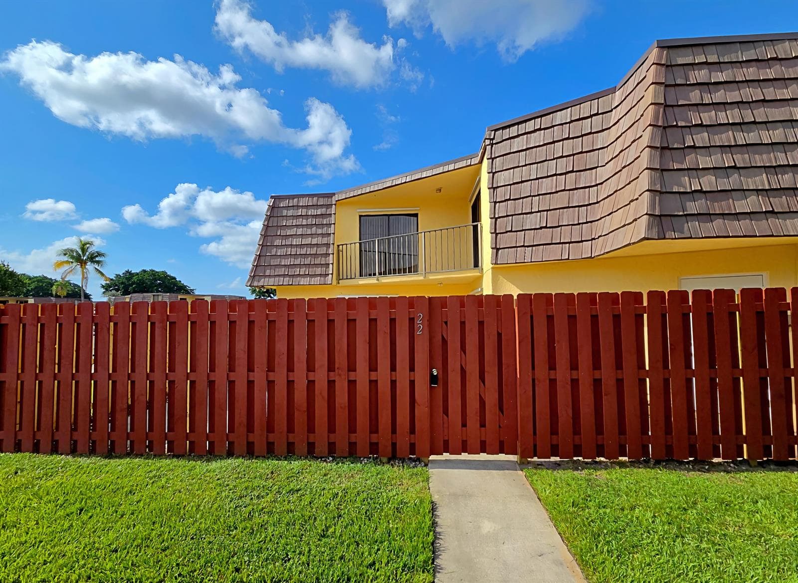 22 Springdale Circle, Palm Springs, FL 33461 photo 2