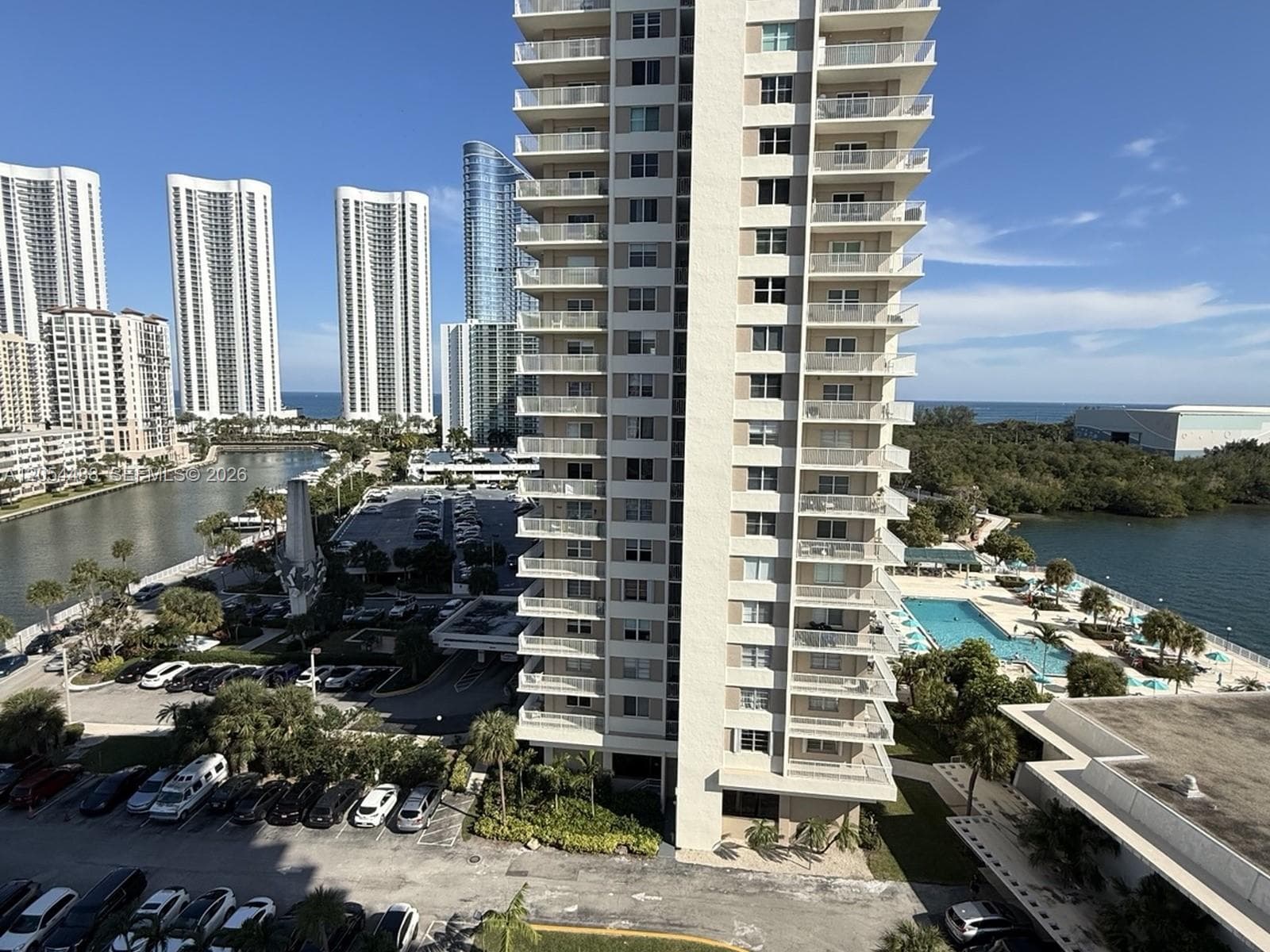 500 Bayview Dr # 1031, Sunny Isles Beach, FL 33160 photo 2