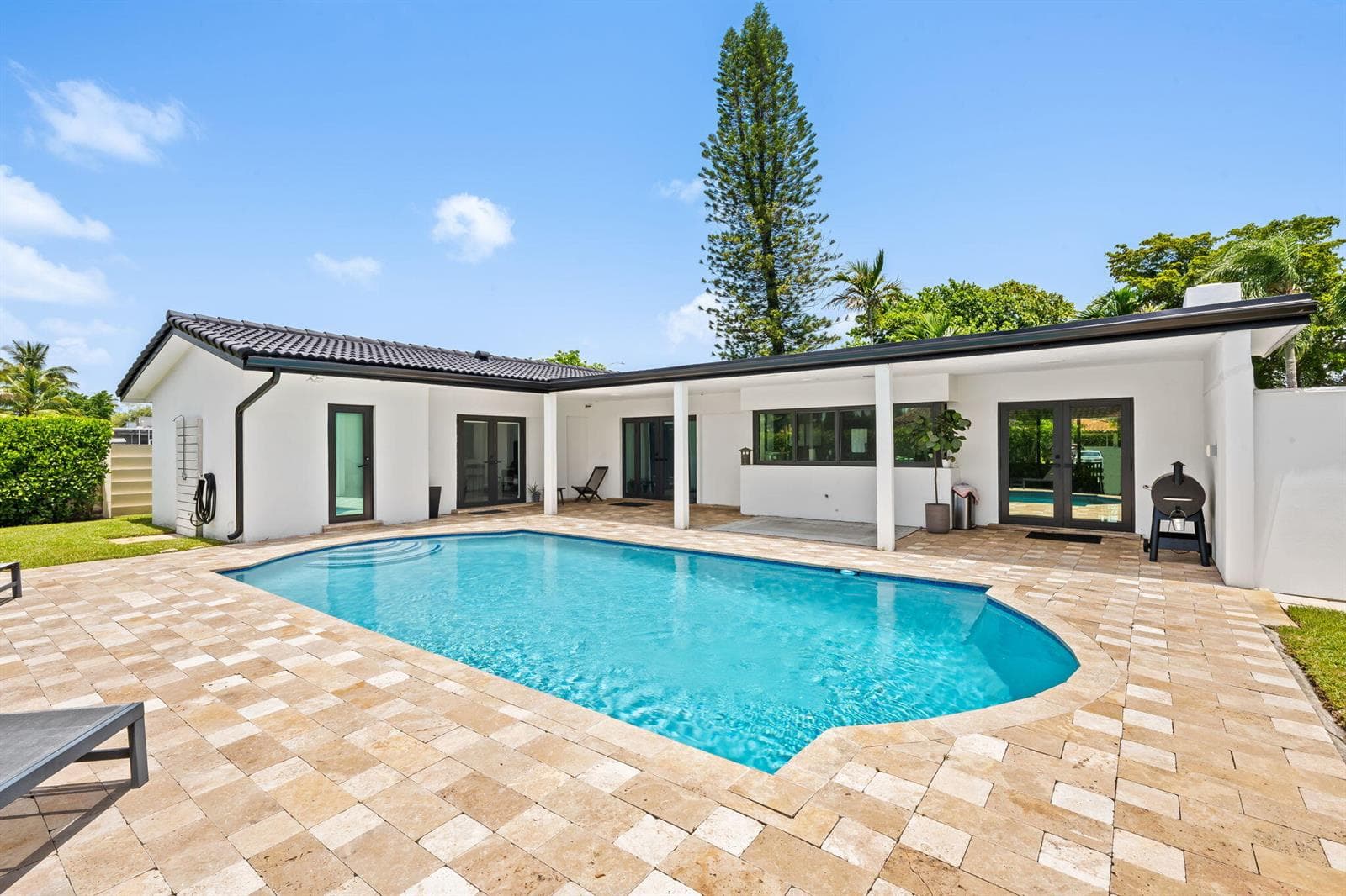 5122 CLEVELAND Street, Hollywood, FL 33021 photo 2