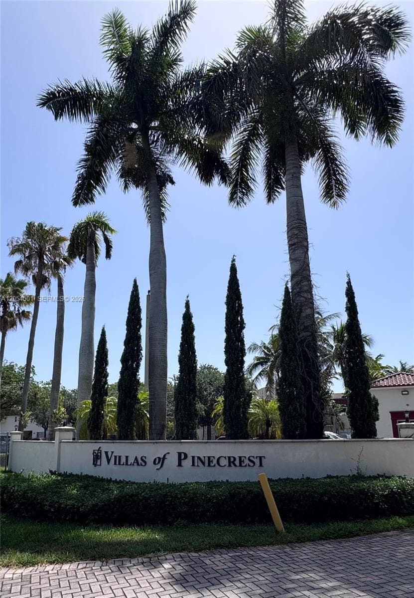 6705 N Kendall Dr # 301, Pinecrest, FL 33156