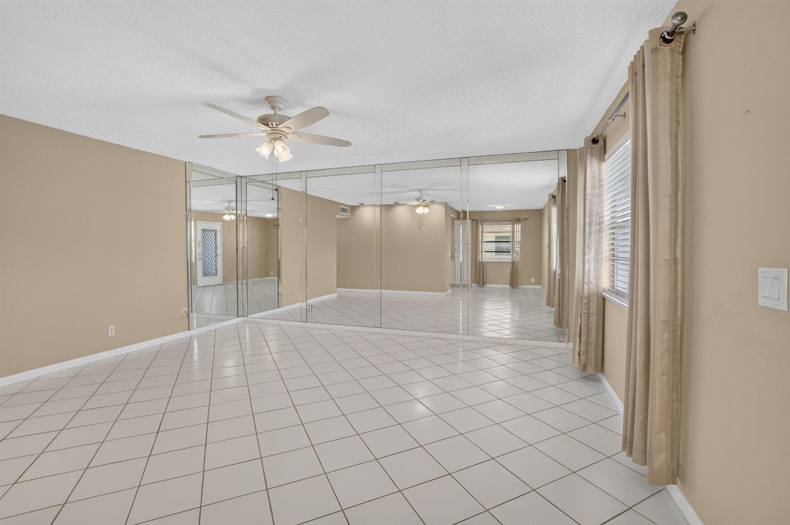 332 Capri G, Delray Beach, FL 33484 photo 5
