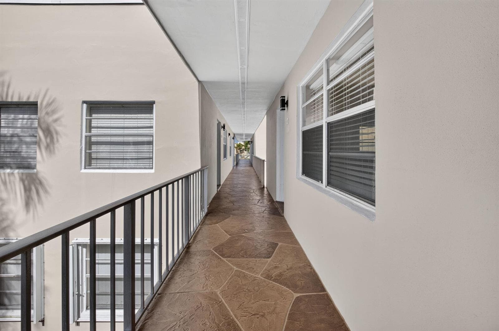 332 Capri G, Delray Beach, FL 33484 photo 4