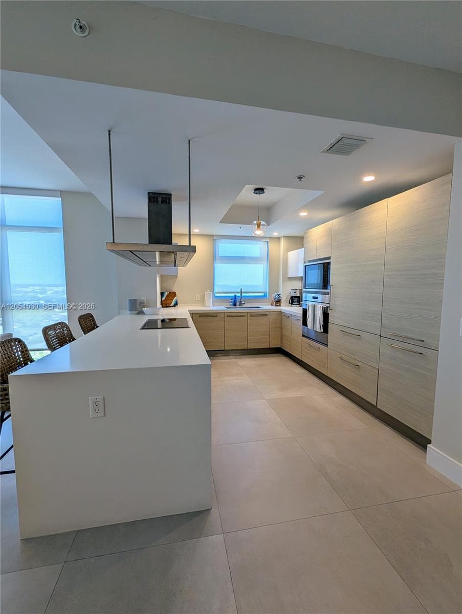 17301 Biscayne Blvd # 1501, North Miami Beach, FL 33160 photo 4
