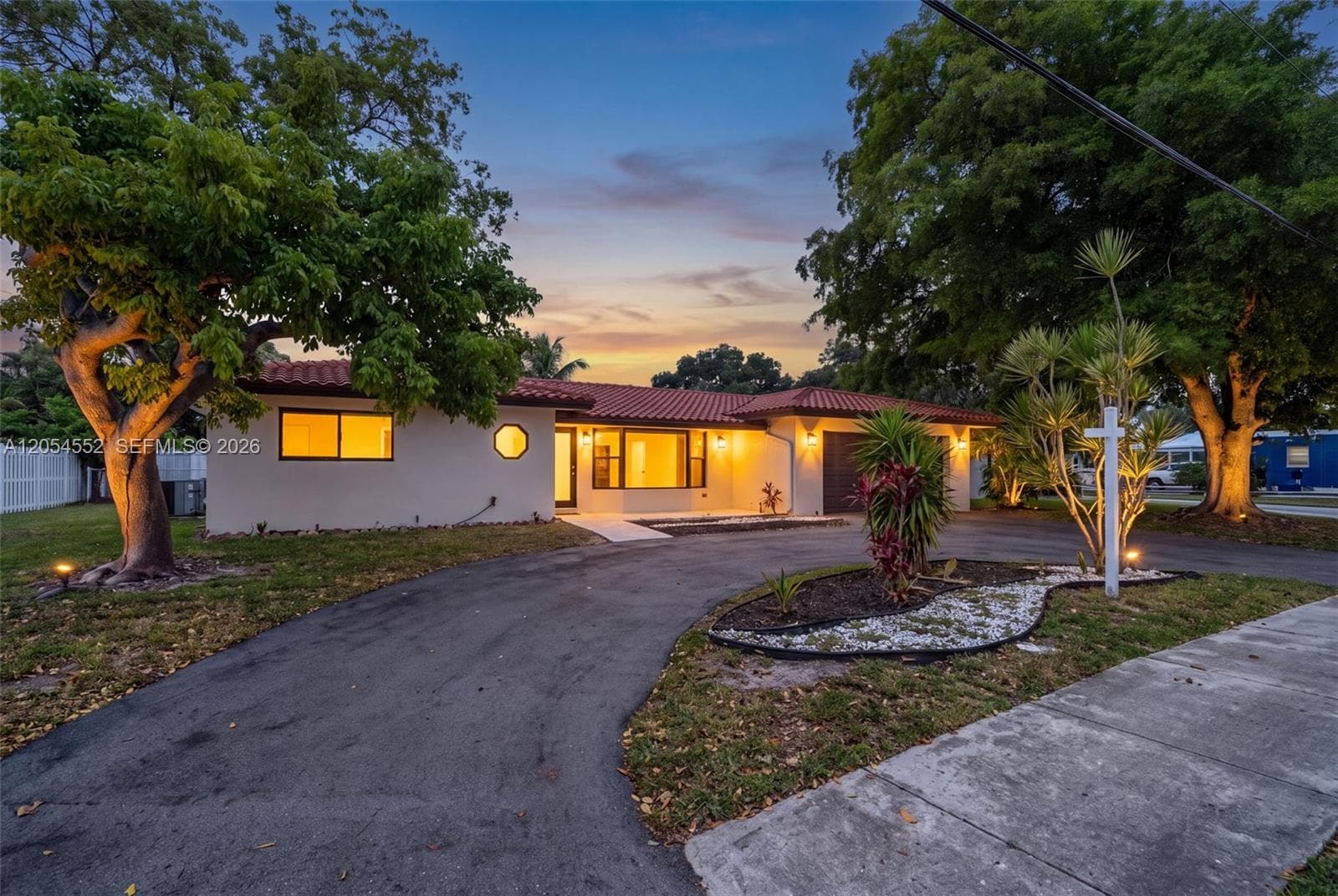 1109 SE 10th St, Deerfield Beach, FL 33441 photo 2
