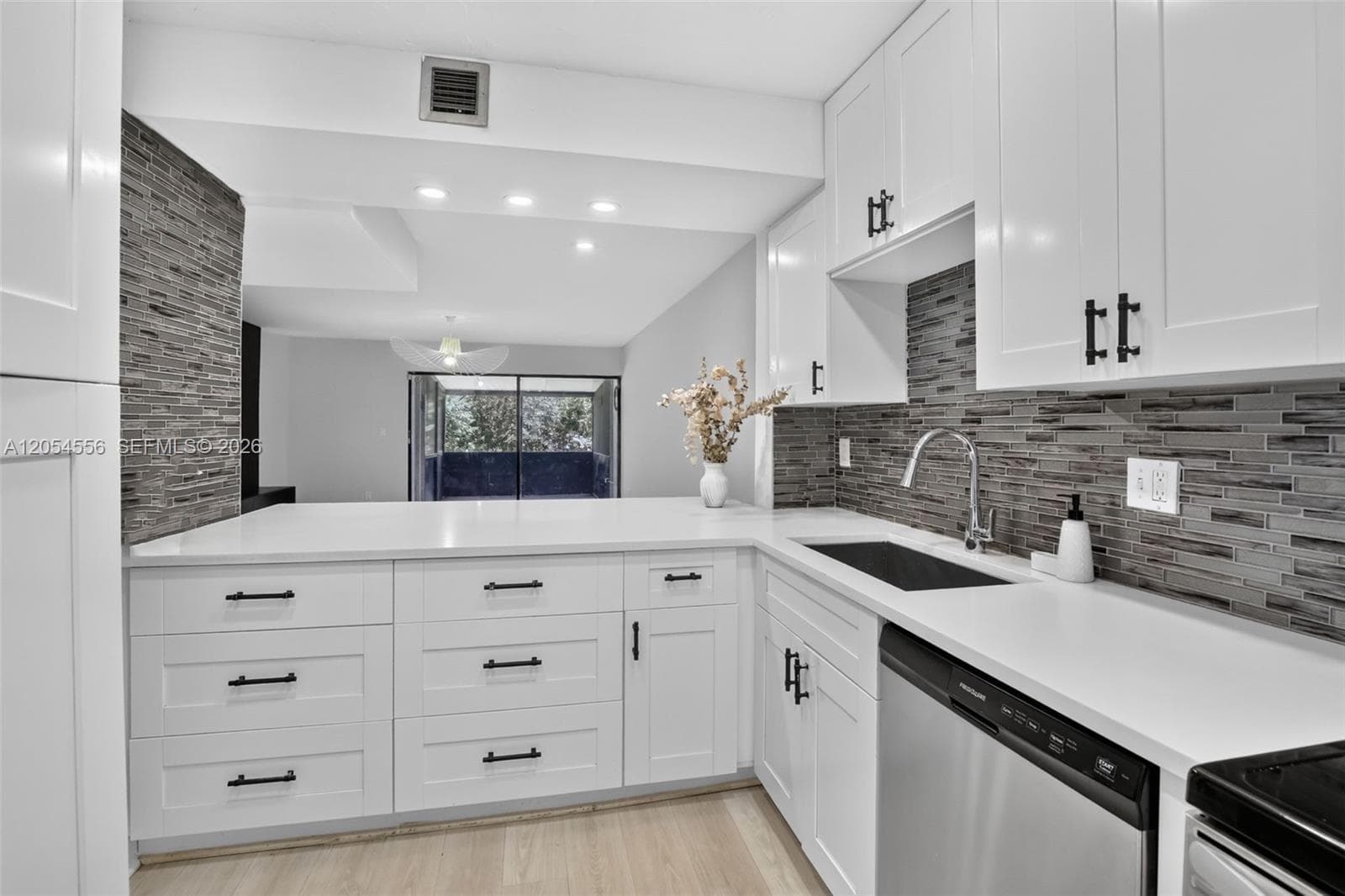 4070 Sierra Ter, Sunrise, FL 33351 photo 5