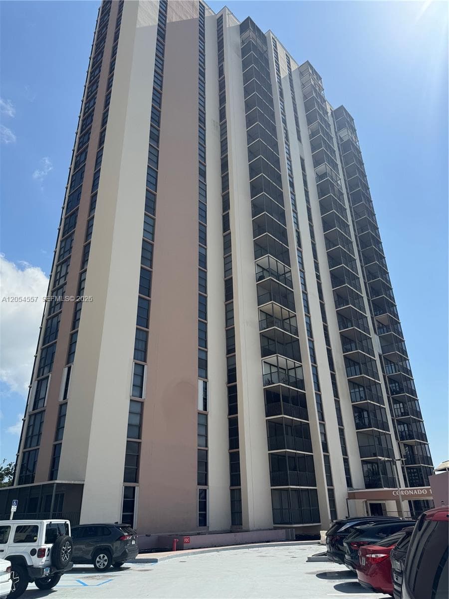 20335 W Country Club Dr # 1206, Aventura, FL 33180