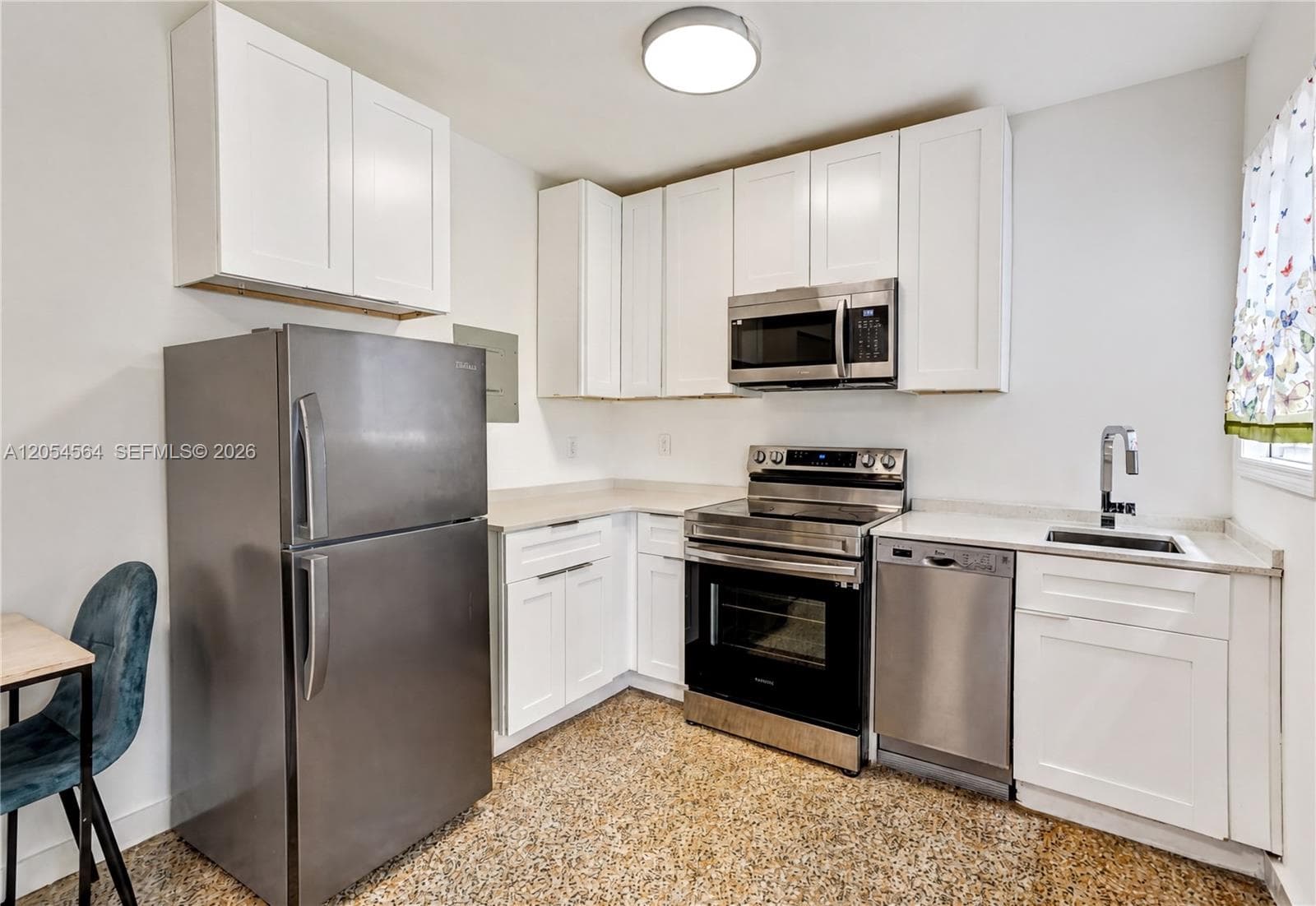 421 75th St # 1, Miami Beach, FL 33141 photo 2