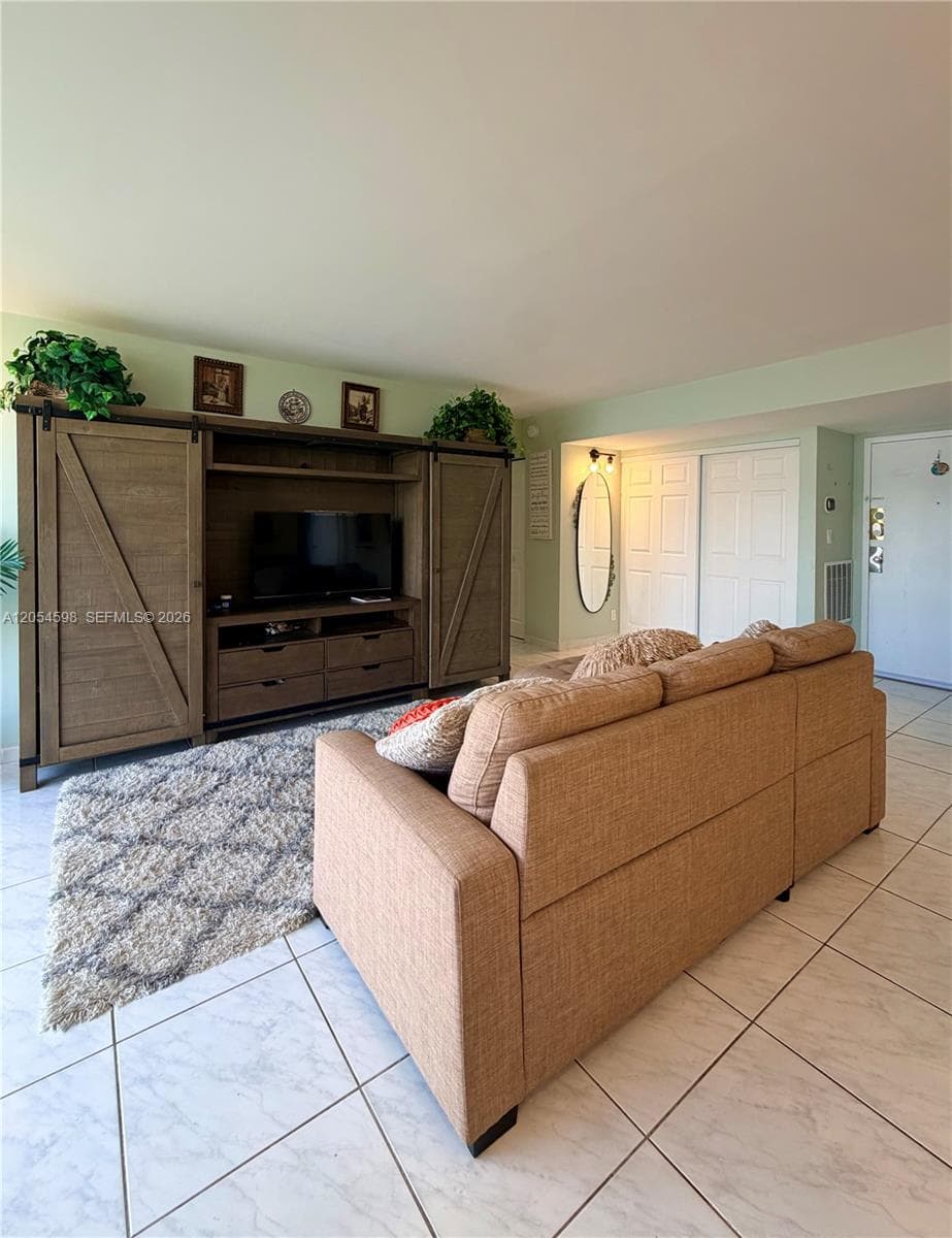 17021 N Bay Rd # 802, Sunny Isles Beach, FL 33160 photo 3