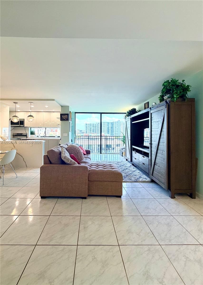 17021 N Bay Rd # 802, Sunny Isles Beach, FL 33160