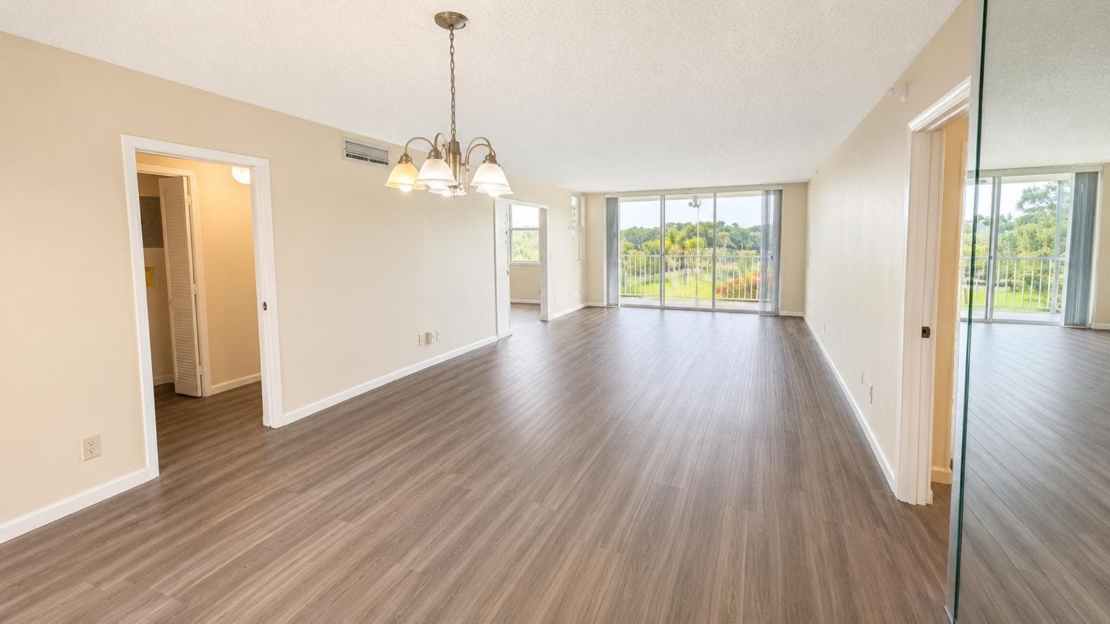 3520 Oaks Way # 402, Pompano Beach, FL 33069 photo 2