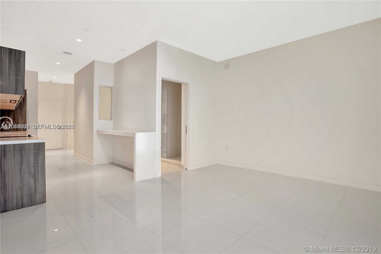 851 NE 1st Ave # 504, Miami, FL 33132 photo 2