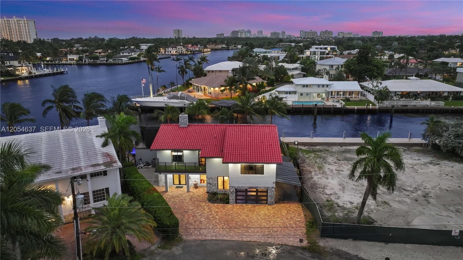 2886 NE 25th St, Fort Lauderdale, FL 33305 photo 2