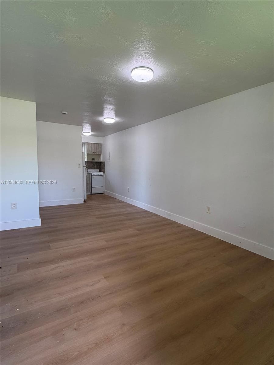1465 W 28th St # 4, Hialeah, FL 33010 photo 2