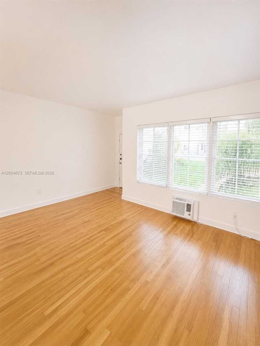 322 25th St # 2, Miami Beach, FL 33140 photo 2