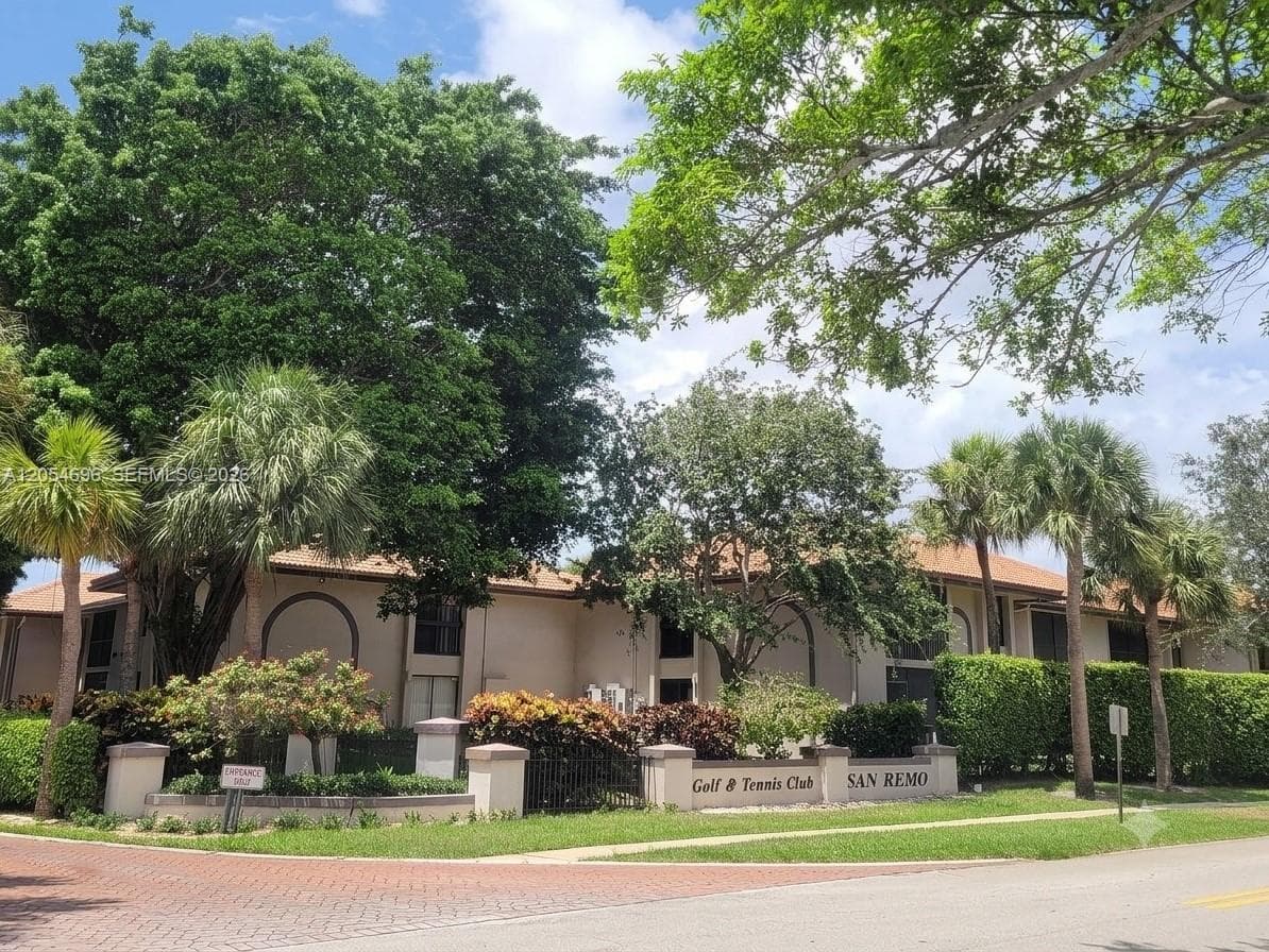 400 Club Cir # 202, Boca Raton, FL 33487 photo 2