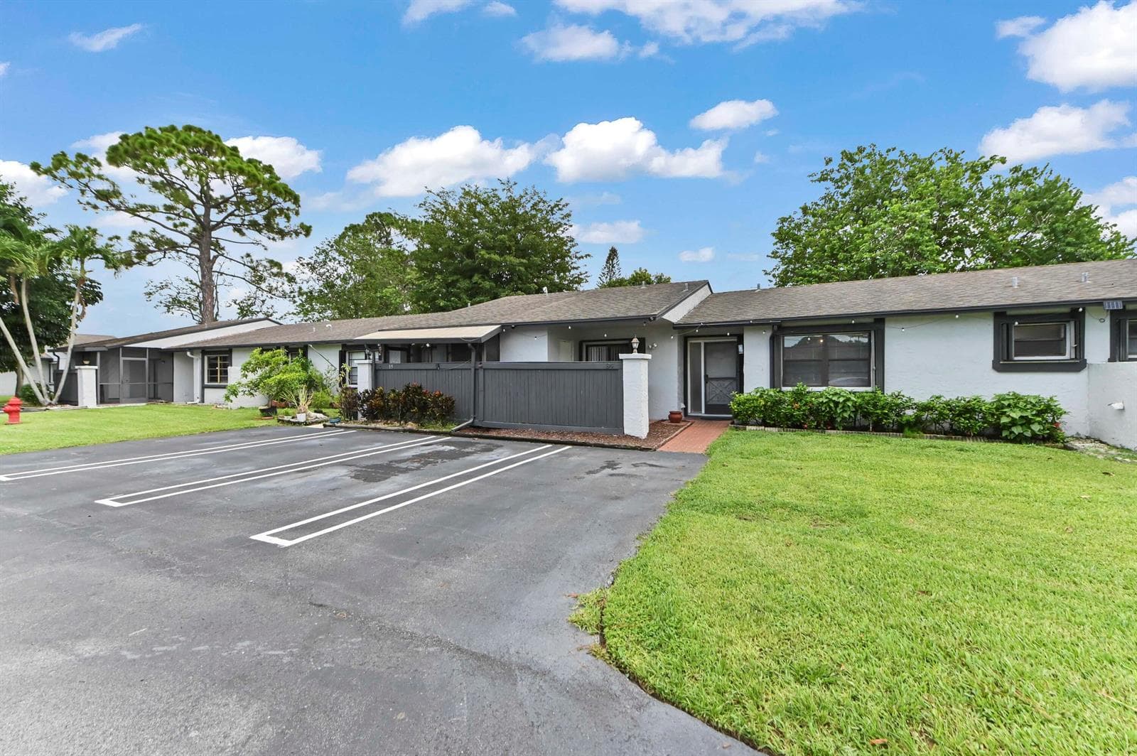 84 Conaskonk Circle, Royal Palm Beach, FL 33411 photo 2