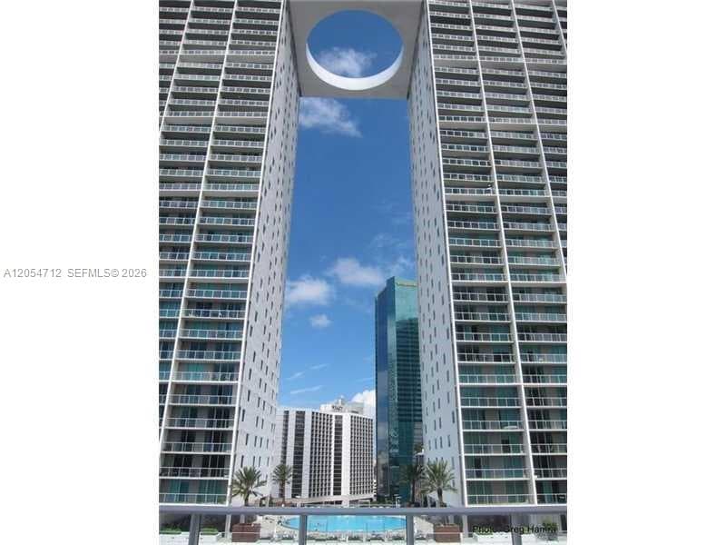 500 Brickell Ave # 2303, Miami, FL 33131 photo 2