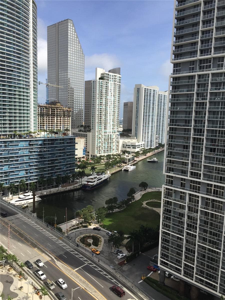 500 Brickell Ave # 2303, Miami, FL 33131 photo 3