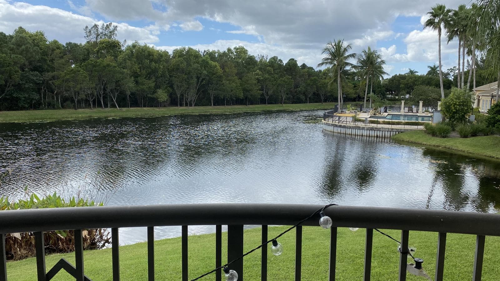 100 Crestwood Court N # 103, Royal Palm Beach, FL 33411