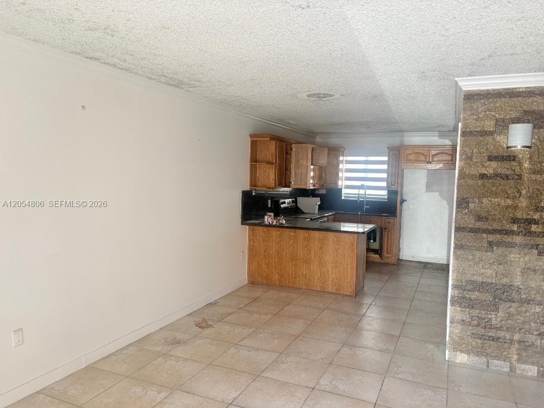 2332 W 56th St # 7, Hialeah, FL 33016 photo 2