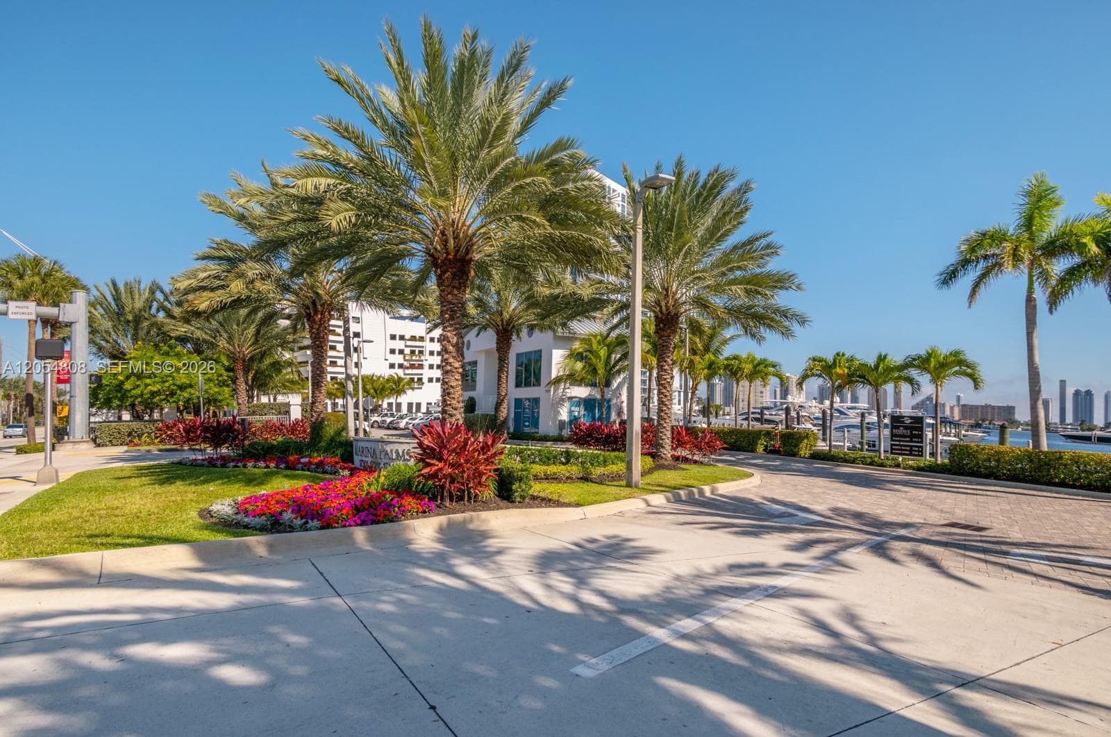 17301 Biscayne Blvd # 1609, North Miami Beach, FL 33160 photo 2