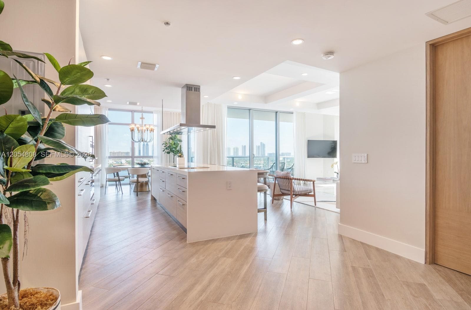 17301 Biscayne Blvd # 1609, North Miami Beach, FL 33160 photo 3