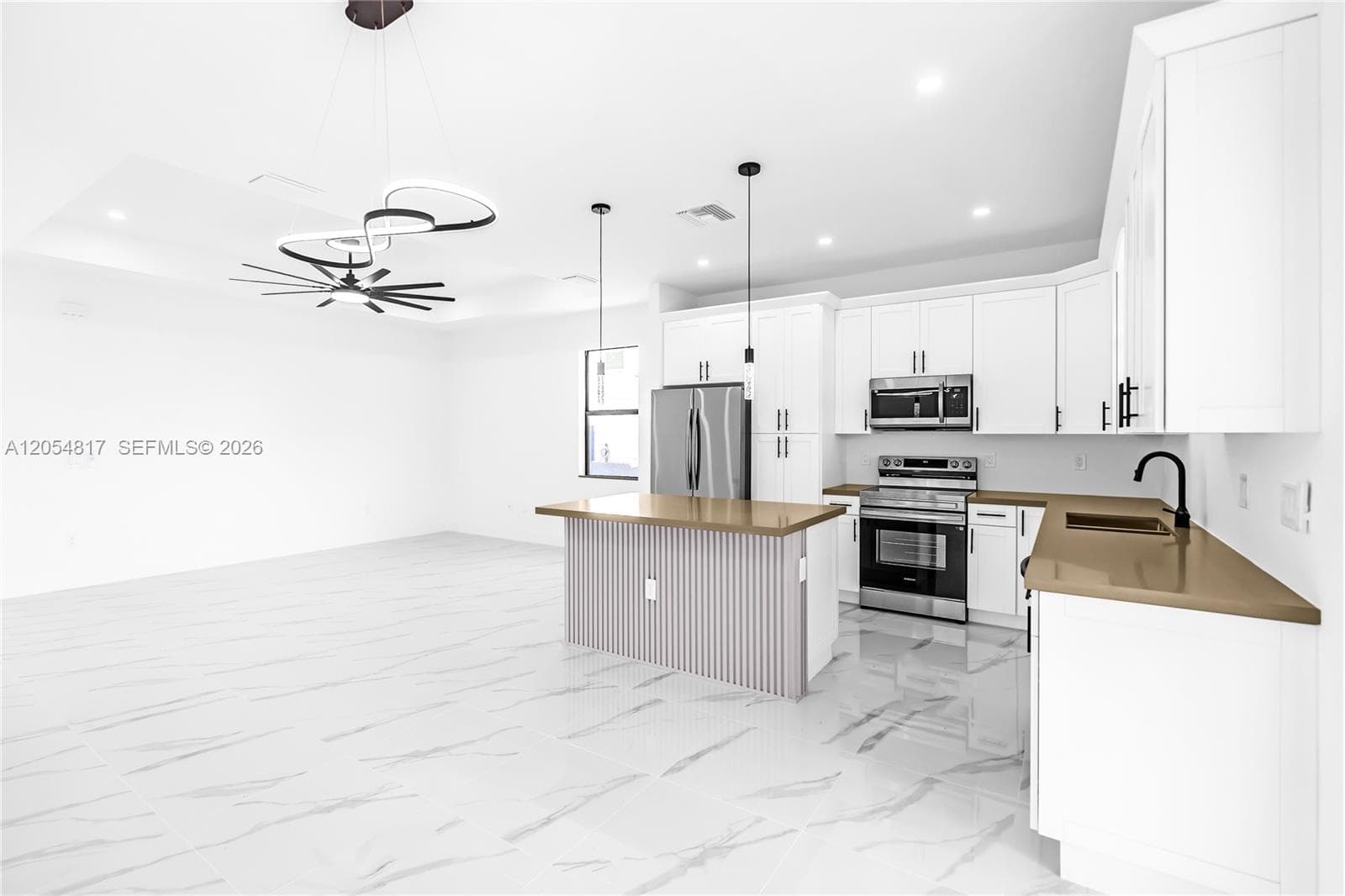 433 Rayford, Lehigh Acres, FL 33974 photo 5