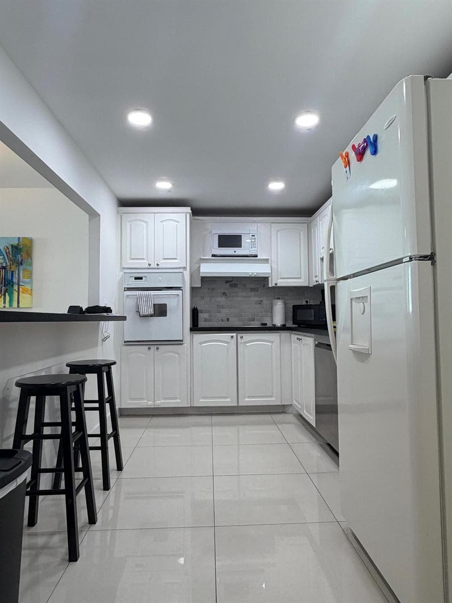 19390 Collins Avenue # 1103, Sunny Isles Beach, FL 33160 photo 2