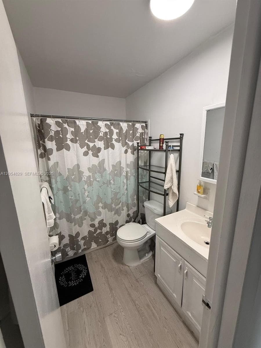 3536 NE 168th St # 403, North Miami Beach, FL 33160 photo 2