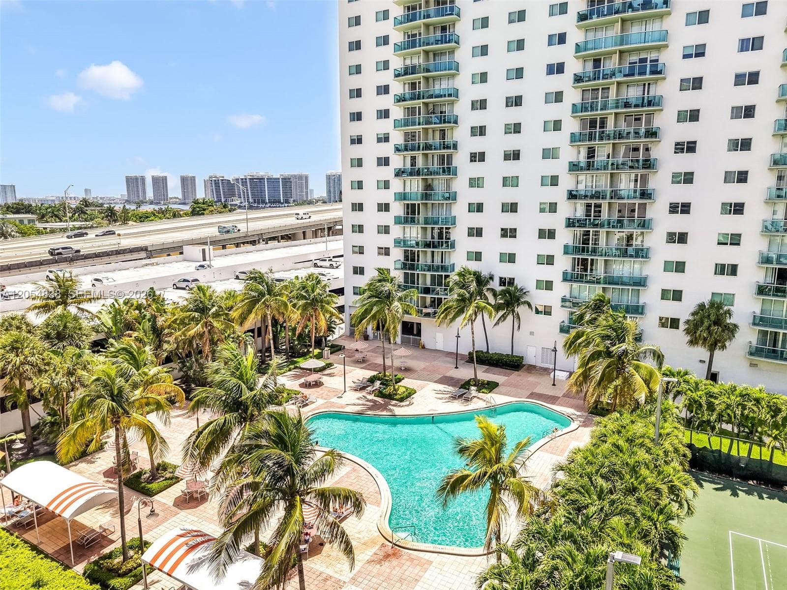 19380 Collins Ave # 1423, Sunny Isles Beach, FL 33160 photo 2