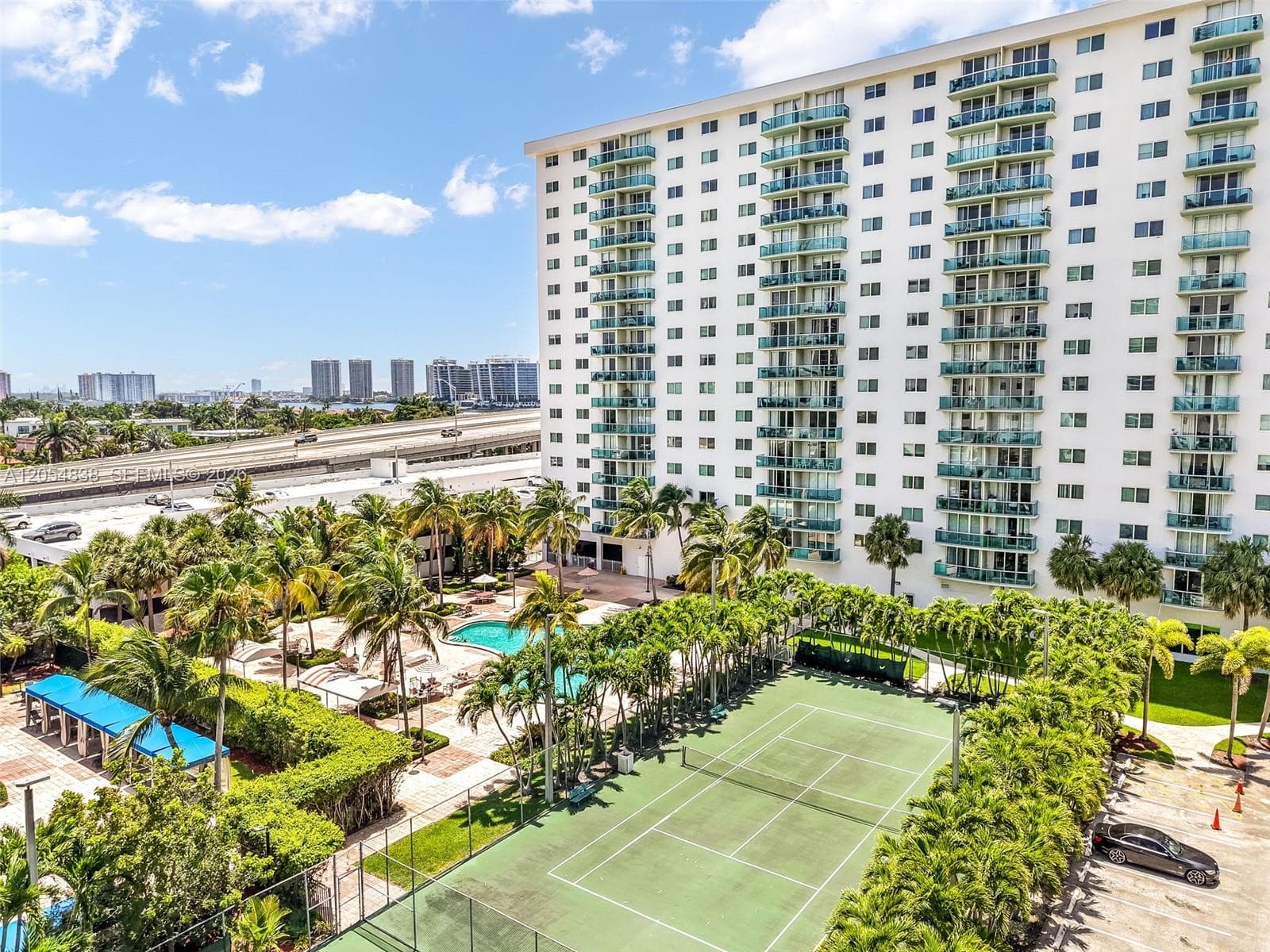 19380 Collins Ave # 1423, Sunny Isles Beach, FL 33160 photo 3