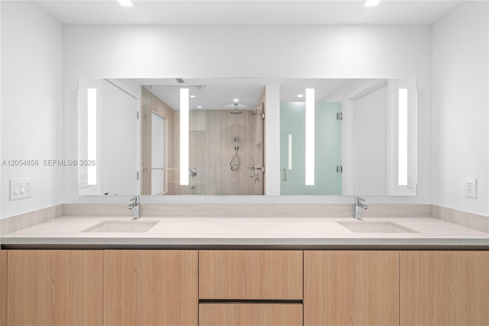 2411 Laguna Circle # 1604, North Miami, FL 33181 photo 4