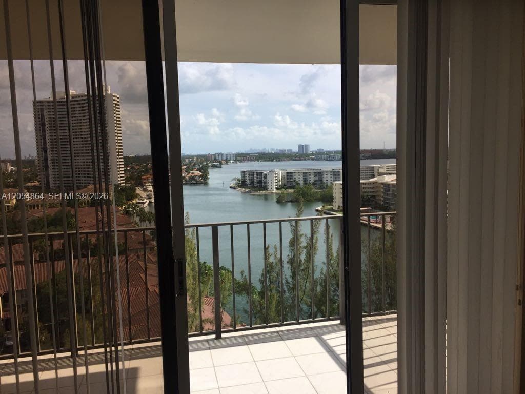 18151 NE 31st Ct # 1505, Aventura, FL 33160 photo 4