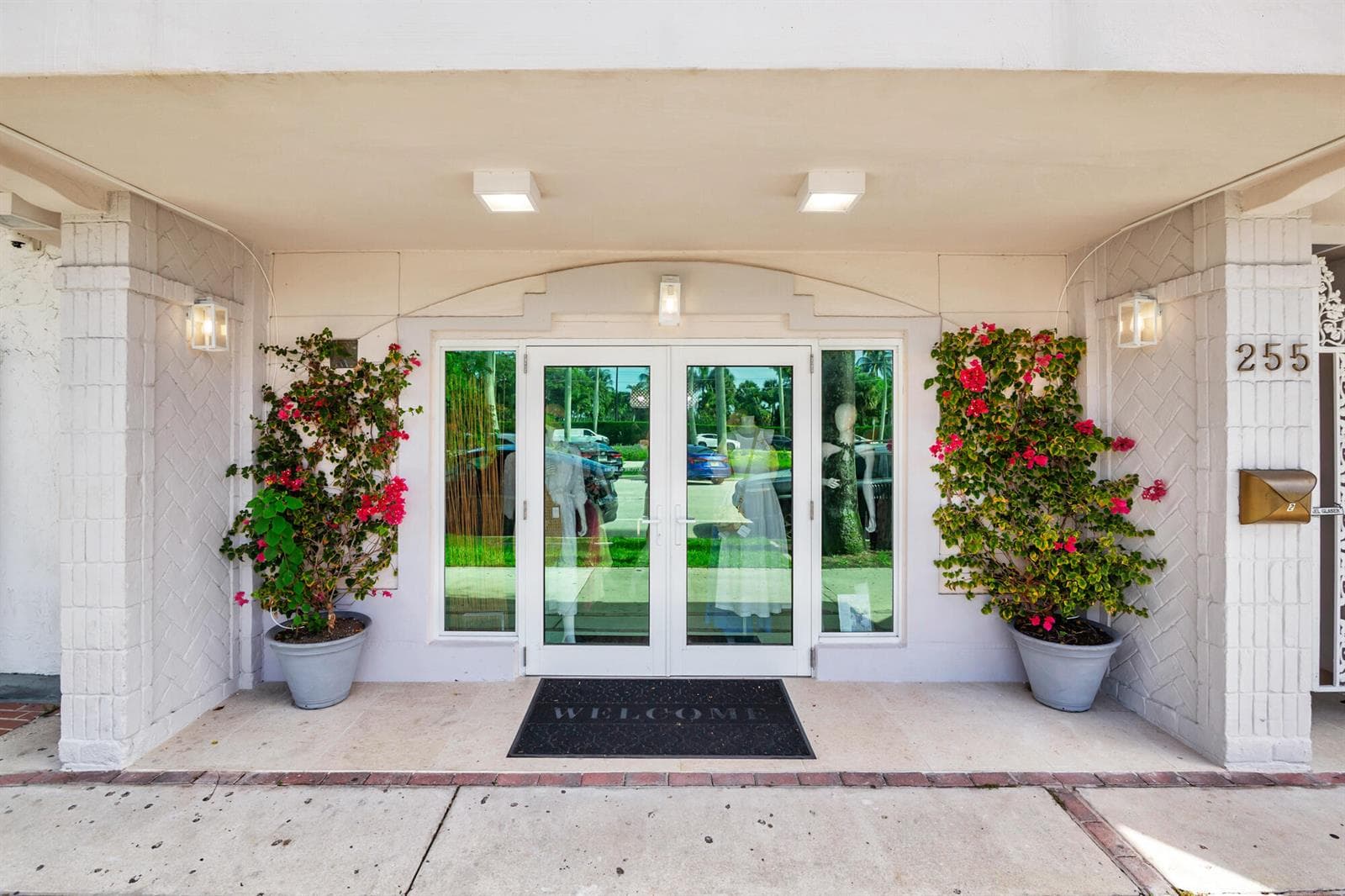 255 Royal Poinciana Way, Palm Beach, FL 33480 photo 3
