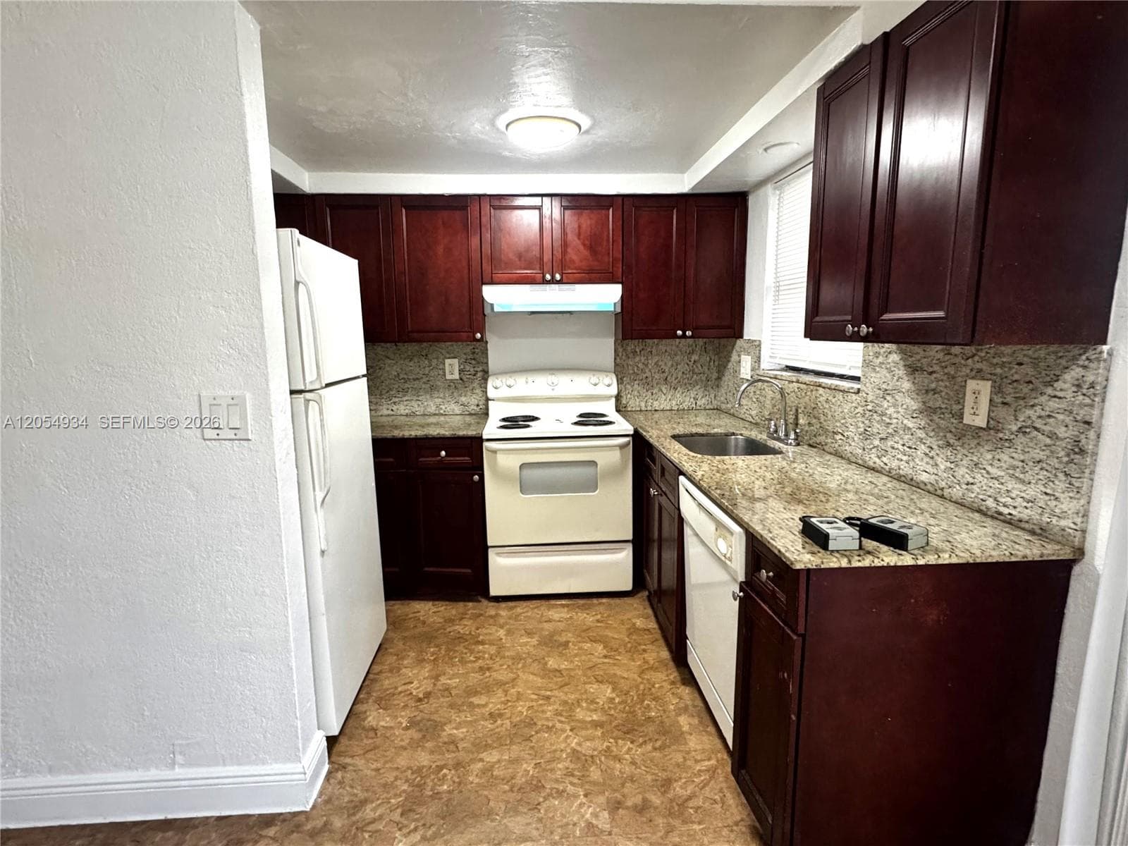 1525 NE 135th St # 14, North Miami, FL 33161 photo 2