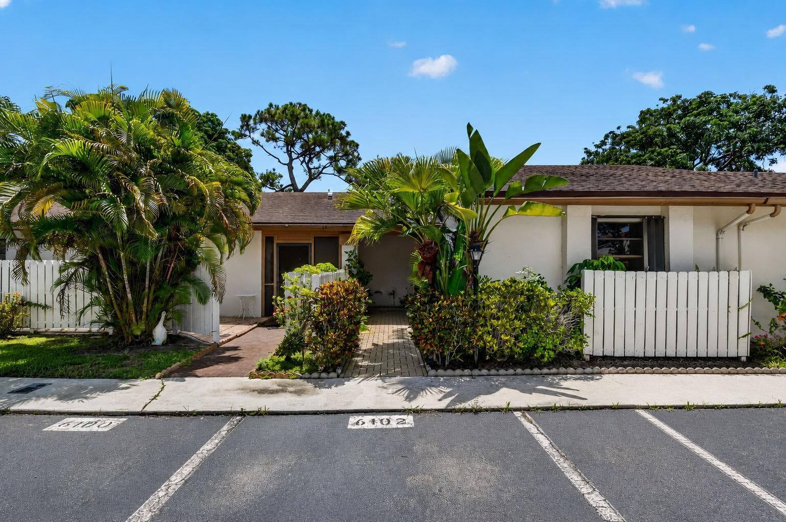 6102 WOODLAKE Boulevard, FL 33463 photo 2