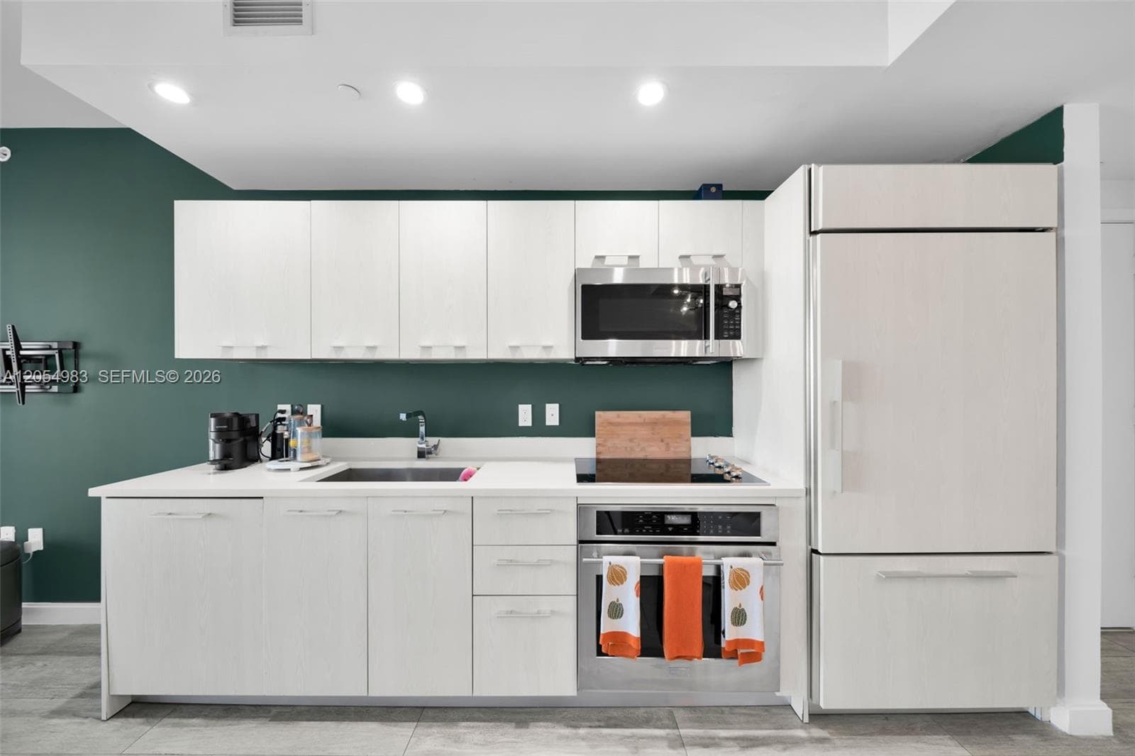 45 SW 9th St # 3909, Miami, FL 33130 photo 3